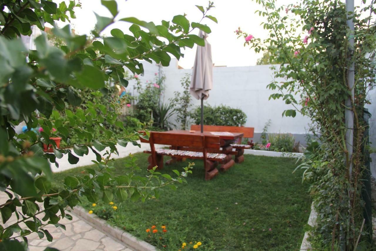 Holiday Home Flora Mostar Buitenkant foto