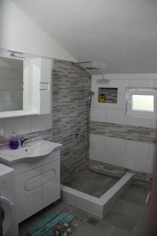 Holiday Home Flora Mostar Buitenkant foto