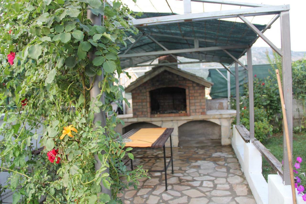 Holiday Home Flora Mostar Buitenkant foto